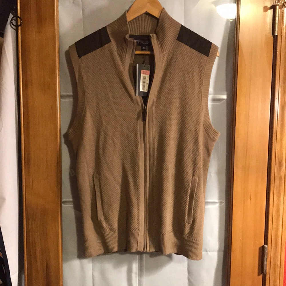 NWT ROUNDTREE & YORKE ZIP UP SWEATER VEST
